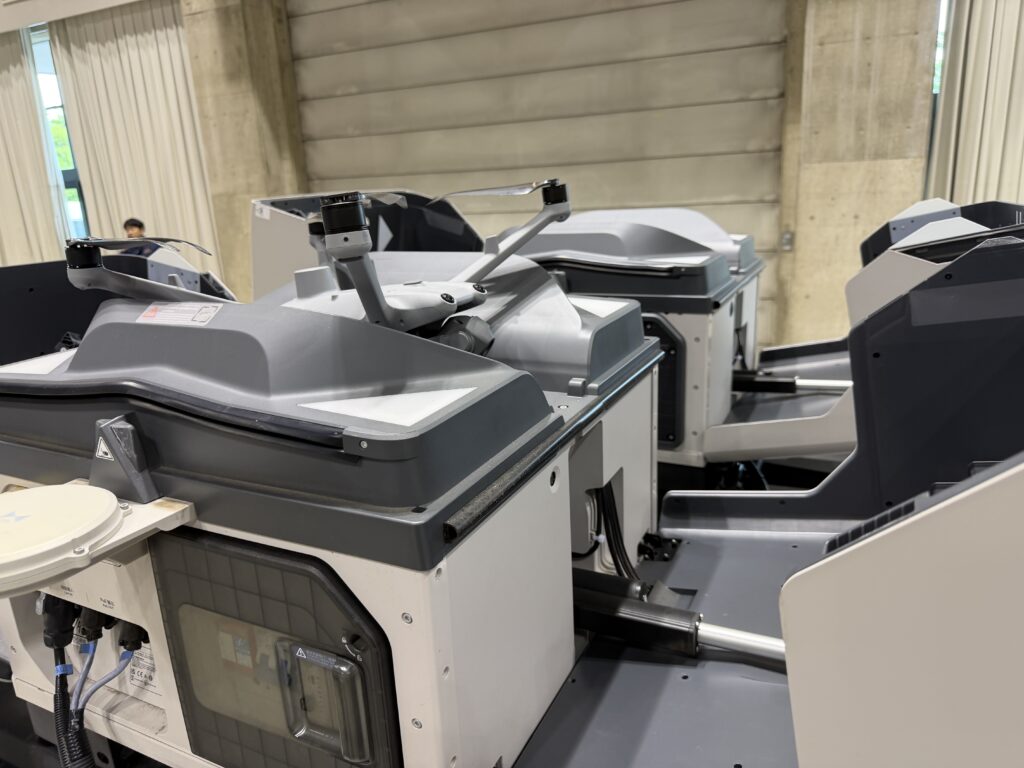 ドローンステーションと機体の展示
