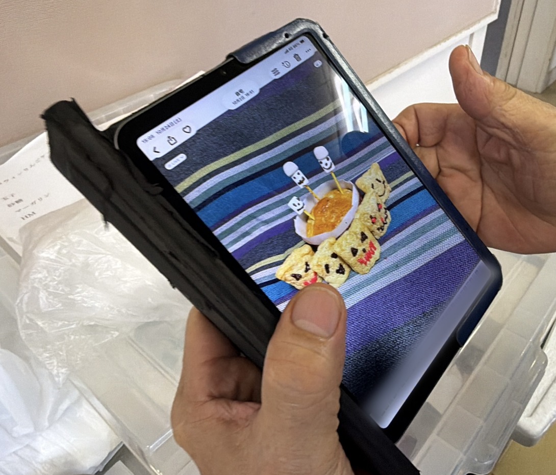 iPadに表示されたハロウィンのお菓子