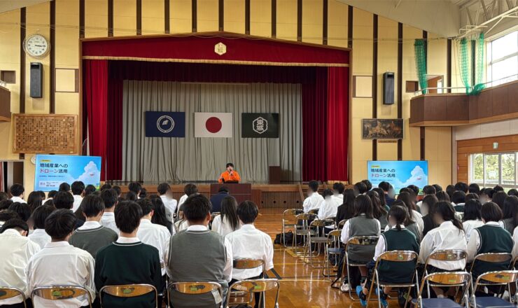 匝瑳高校1年次の生徒を対象とした講義の様子